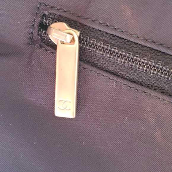 Chanel Travel Line Tote Bag in black nylon jacquard - Picture 5 of 16